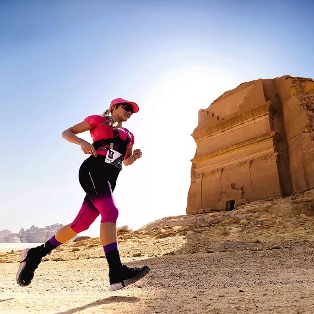 سباق لهيب العلا.. تجربة رياضية فريدة بين معالم العلا المذهلة