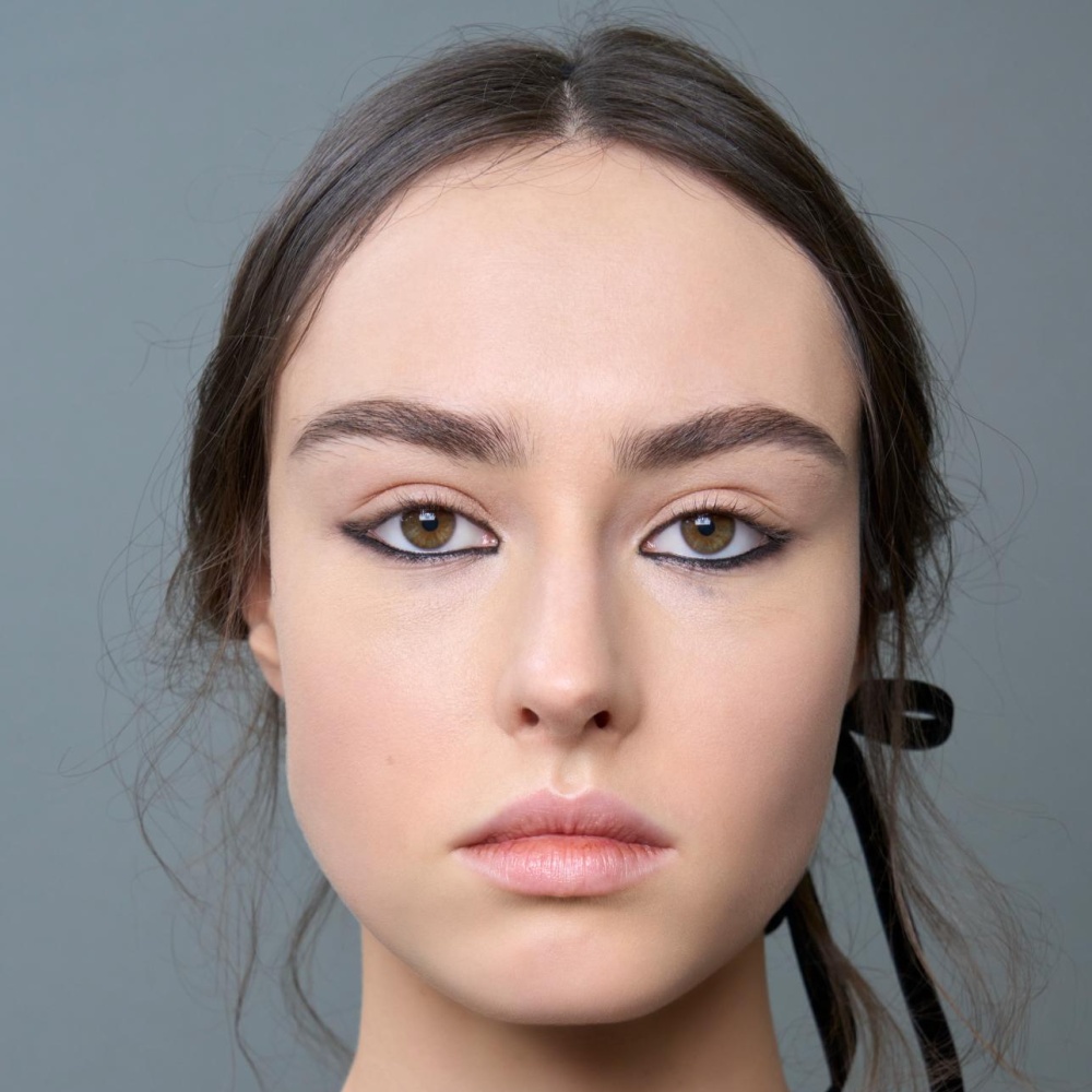 لا تدعي الشعر الزائد في الوجه يفسد إطلالتك..إليك أسرار التخلص منها