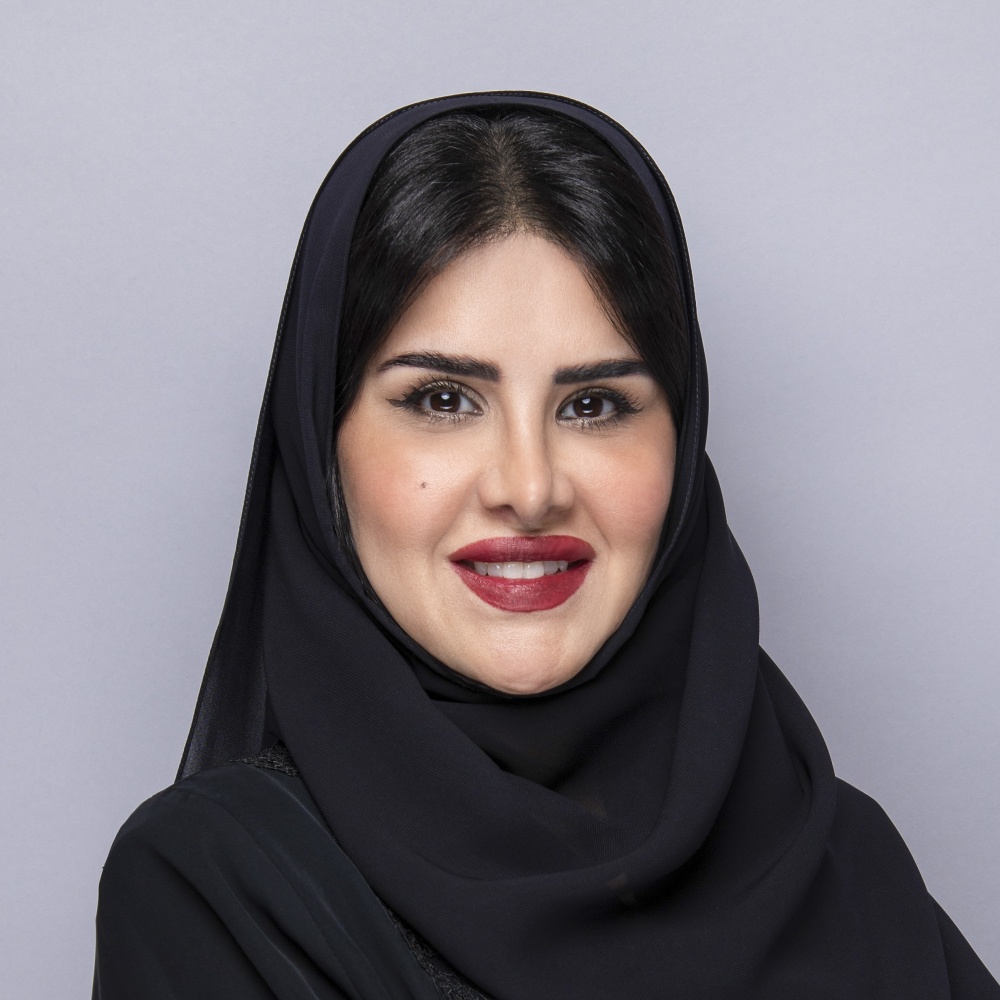 في يوم المرأة الإماراتية "هي" تلتقي رائدات متميزات.. العنود الهاشمي: أطمح من خلال مسؤولياتي في "دبي القابضة للترفيه" في تمكين جميع النساء من حولي