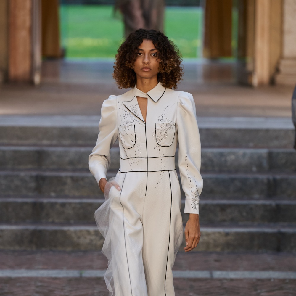 الجمبسوت الابيض يتصدّر من جديد