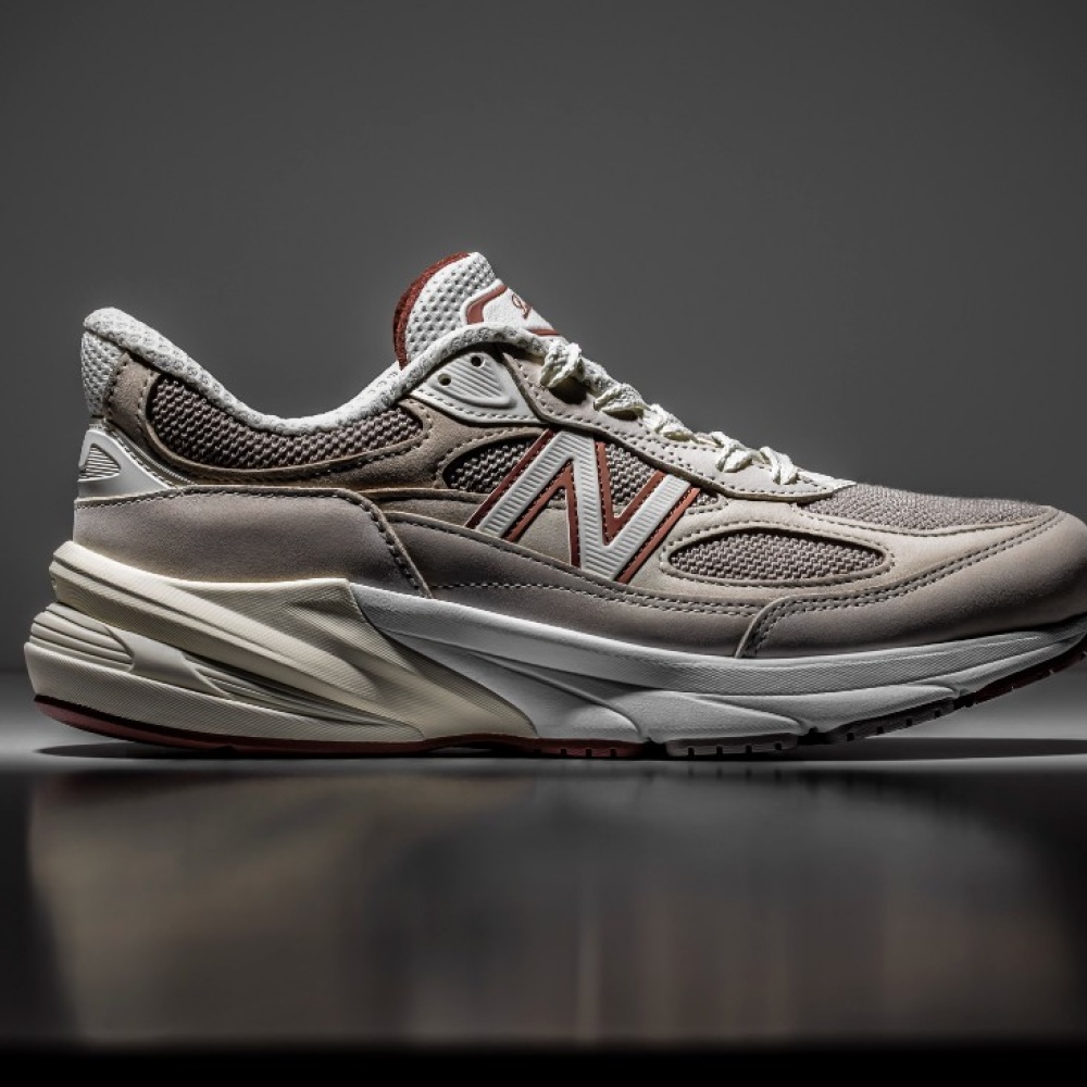 تعاون Loro Piana وNew Balance في تصميم 990v6