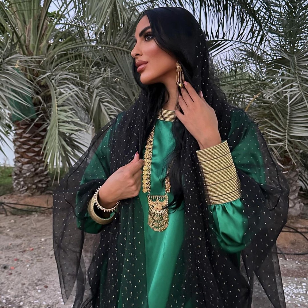 في اليوم الوطني للمملكة العربية السعودية.. مؤثرات ونجمات العرب يتألقنّ بأجمل تصاميم المجوهرات