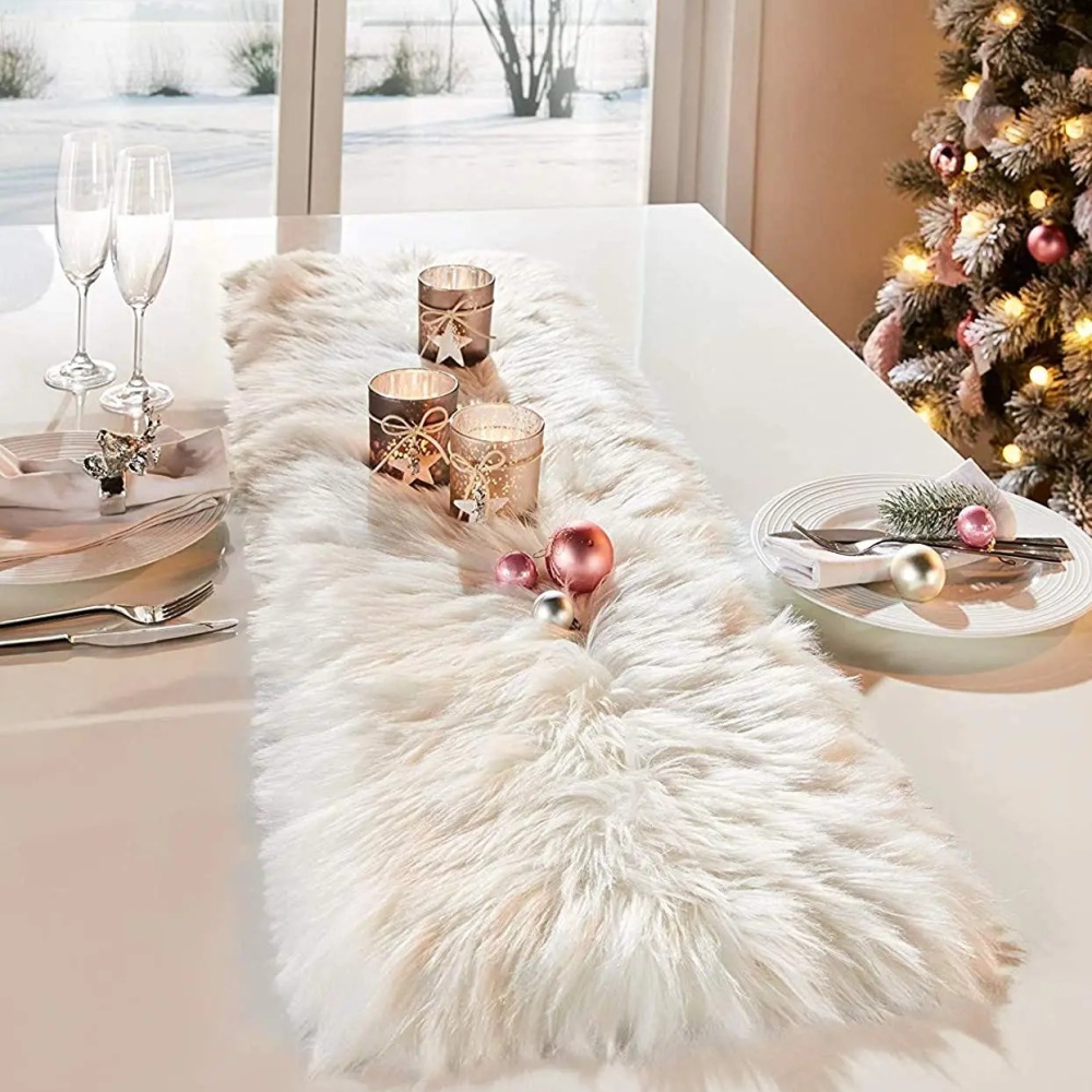 ديكورات الفرو صيحة موضة شتاء 2025