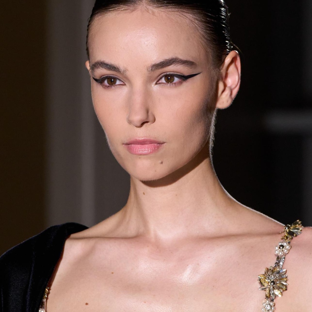 استمتعي بجمالك الطبيعي وملامحك الجذابة باستخدام فوائد زيت البرغموت للبشرة