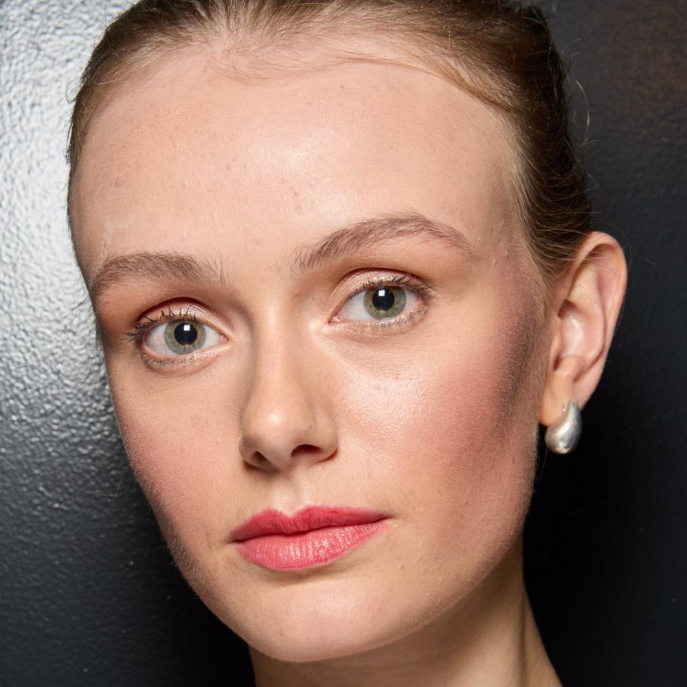 ختار ماسح تفتيح الوجه بعد المصيف المناسب لكِ لاستعادة نضارة بشرتك بشكل طبيعي خلال فصل الخريف