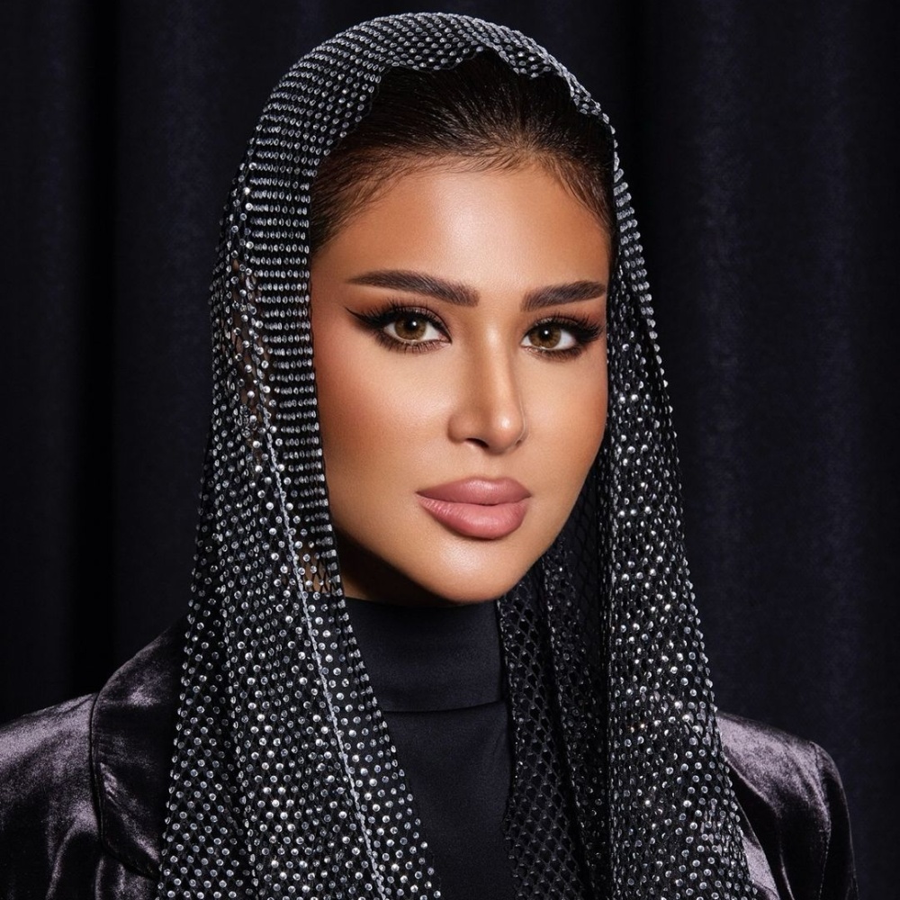 خبيرة التجميل منى نعمان