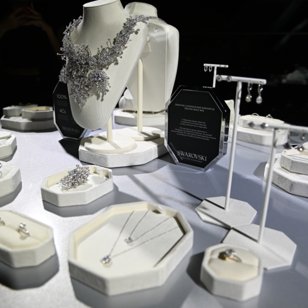 سواروفسكي تحتفل بإطلاق مجموعة "الألماس المبتكر" في مطعم لا دام دو بيك دبي