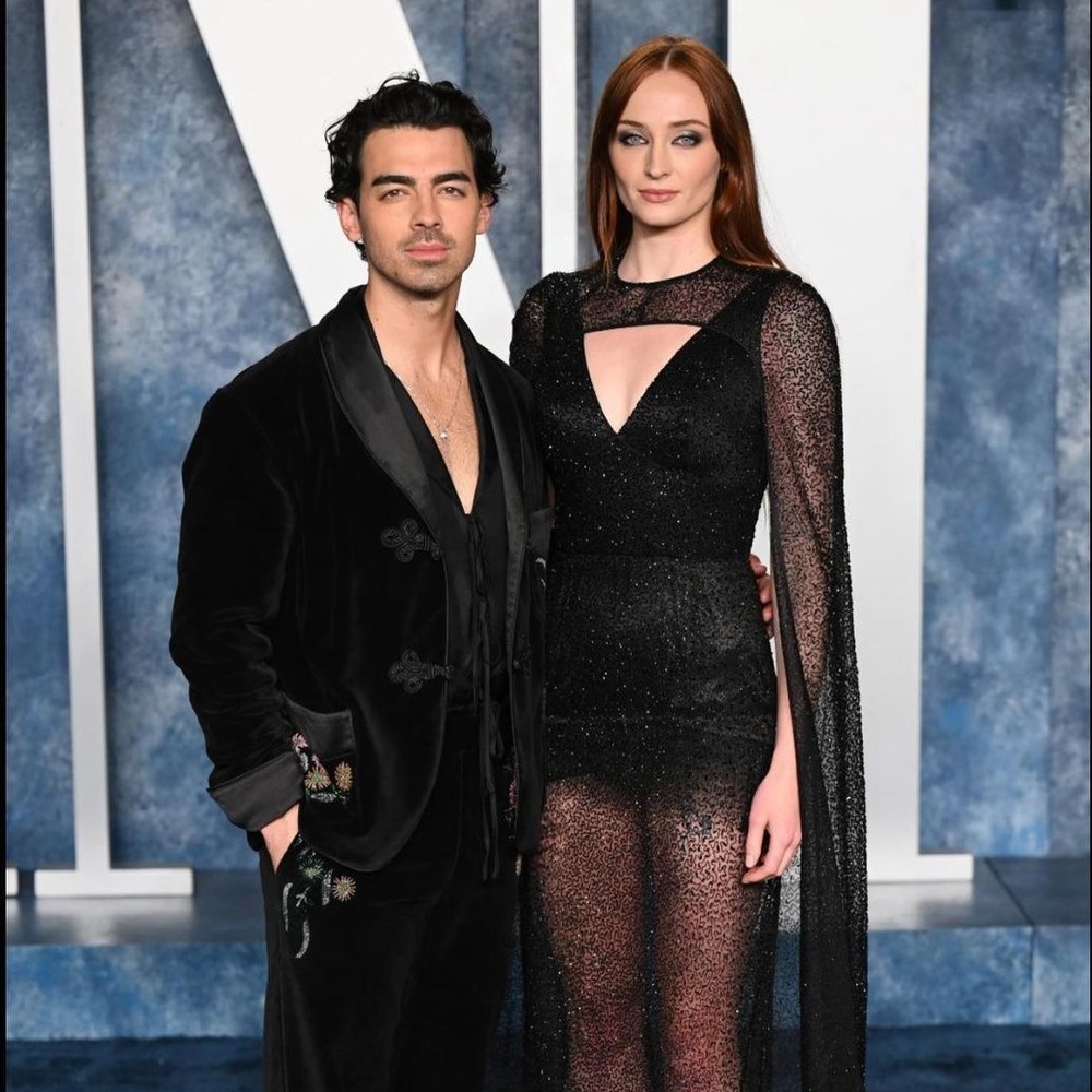 جو جوناس وصوفي تيرنر