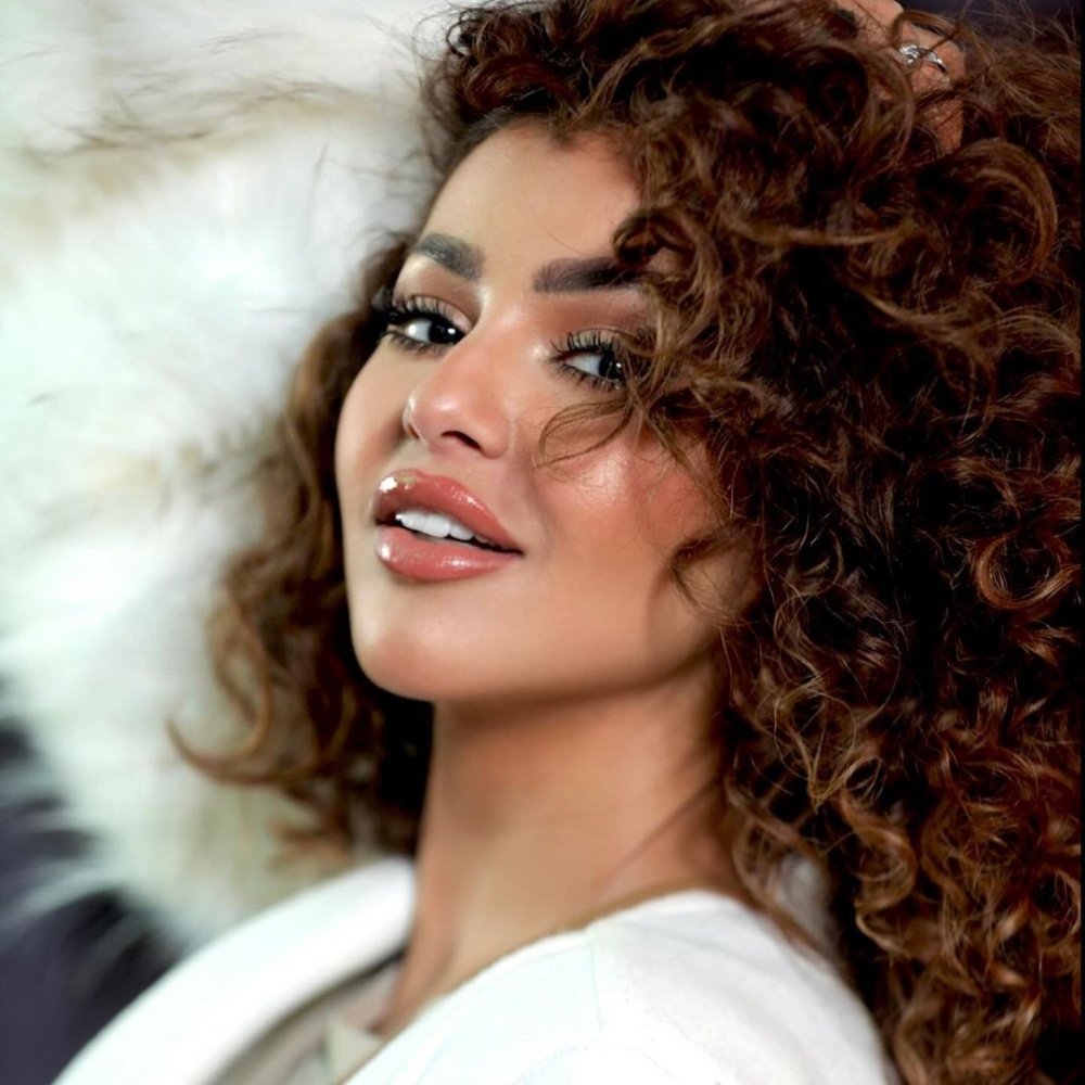 الإعلامية مها عبدالله