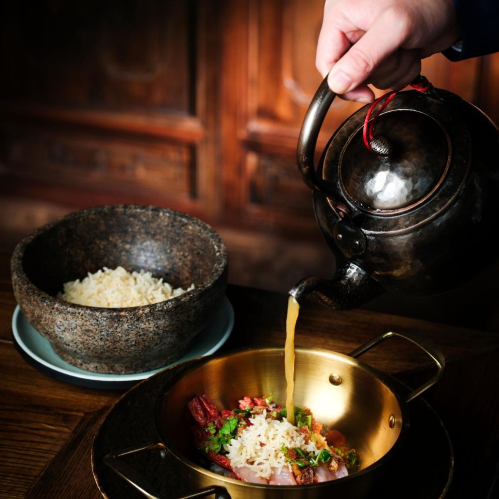 مطعم هوتنغ يكشف عن قائمة تذوّق مبتكرة بإصدار محدود بأنامل يد شيفان شهيران  