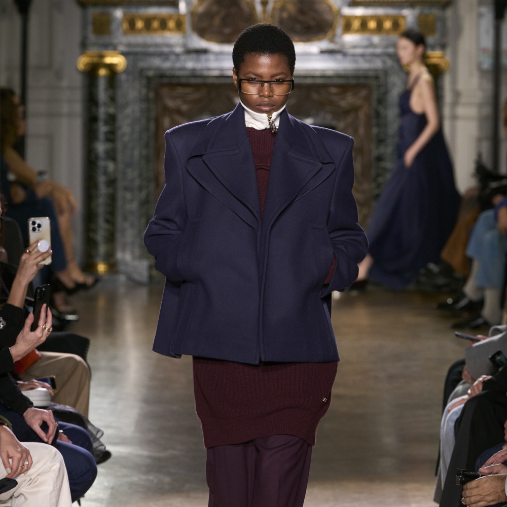 إطلالة من Victoria Beckham