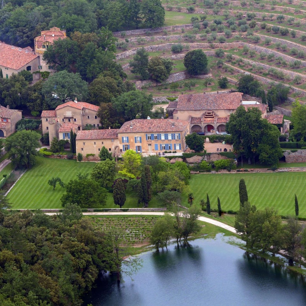 قصر براد بيت وأنجيلينا جولي في فرنسا