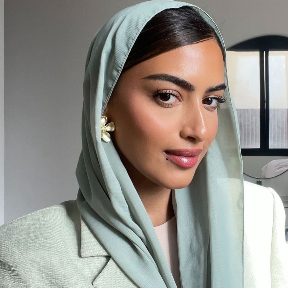 يارا النملة ضيفة "هي هَبْ" أهم حدث للجمال والموضة ..كيف غيّرت من قواعد الجمال
