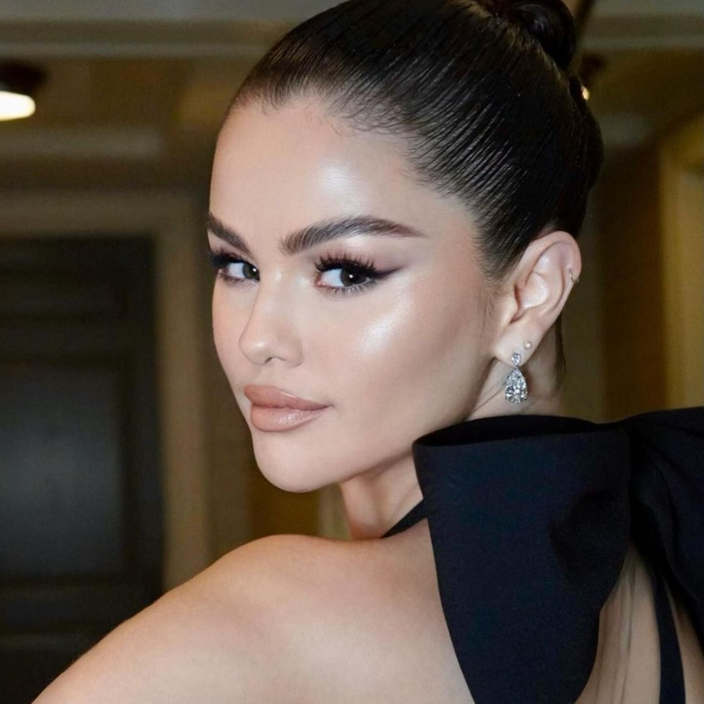 مكياج سهرات ناعم من وحي سيلينا غوميز  مع المستحضرات المجرّبة