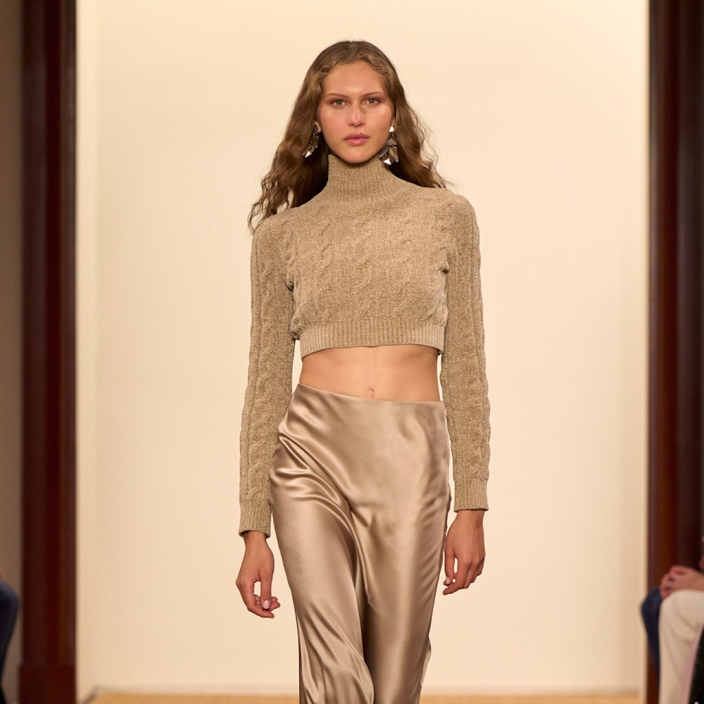 ان كنت تقرأين هذا المقال فهذه اشارتك لارتداء التنورة الماكسي في اطلالاتك الخريفية