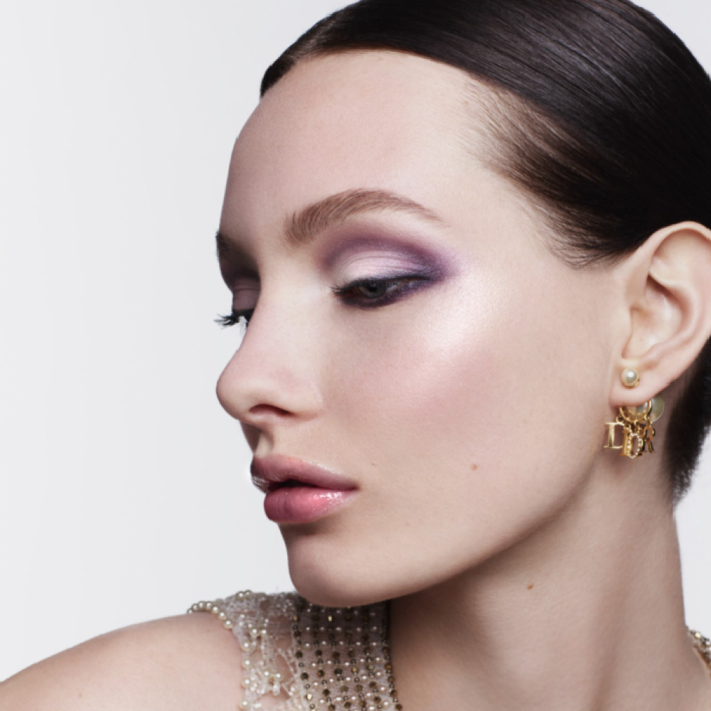 تعرفي على المجموعة الجديدة لـ DIOR BACKSTAGE لأعياد 2024