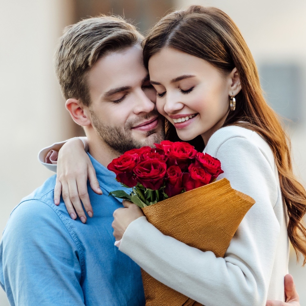 الحب الحقيقي للحبيب الأول مجرد وهم لأن الحب يتغير عبر الزمن وقد لا يكون الحب الأول حبا حقيقيًا