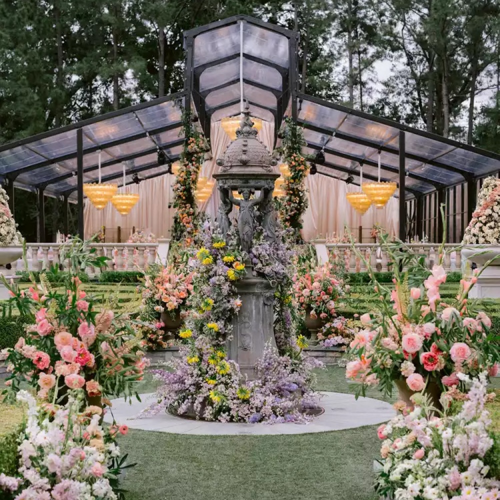 العناصر الأساسية لحفل زفاف