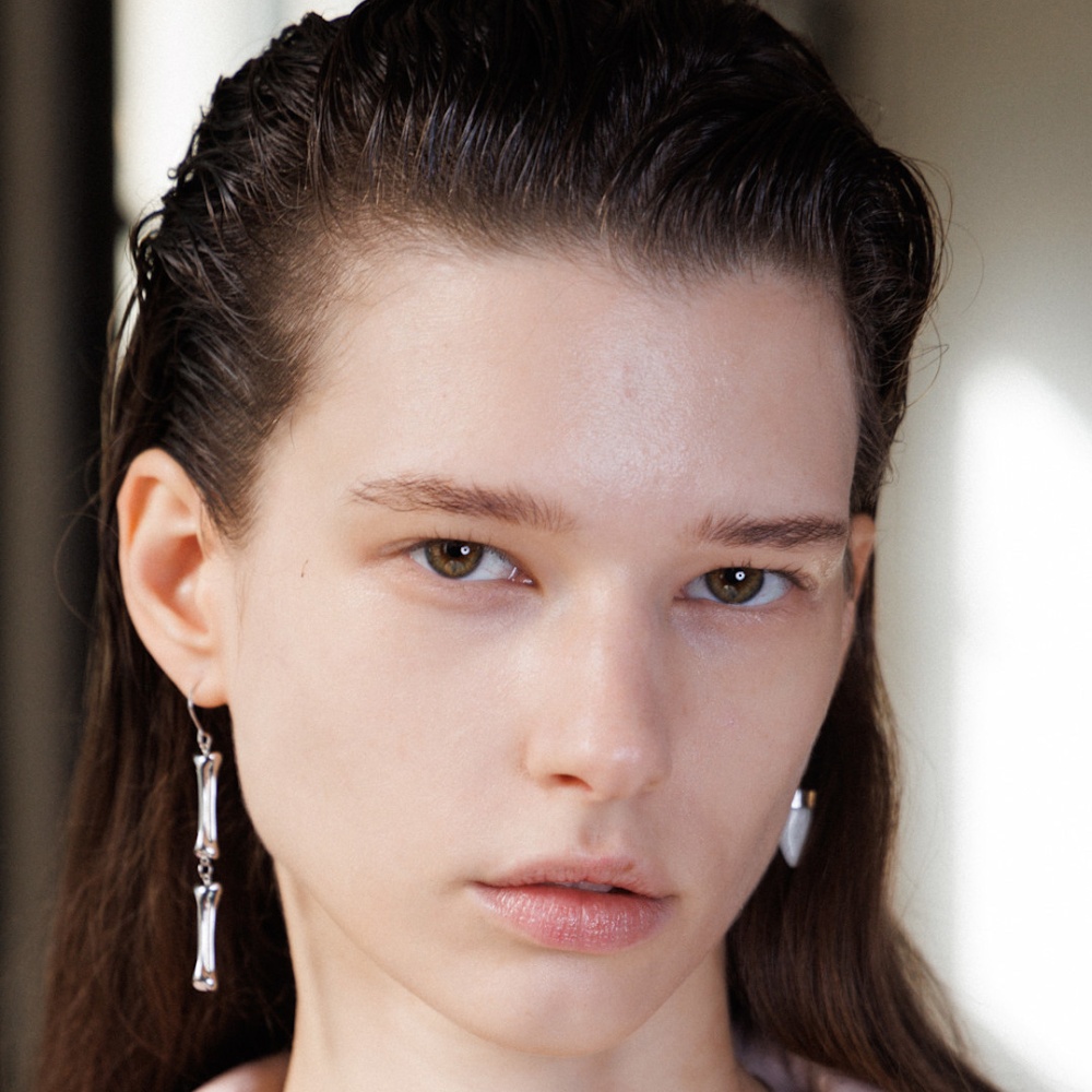  تقنيات تجميلية للتخلص من الأكياس الدهنية تحت العين