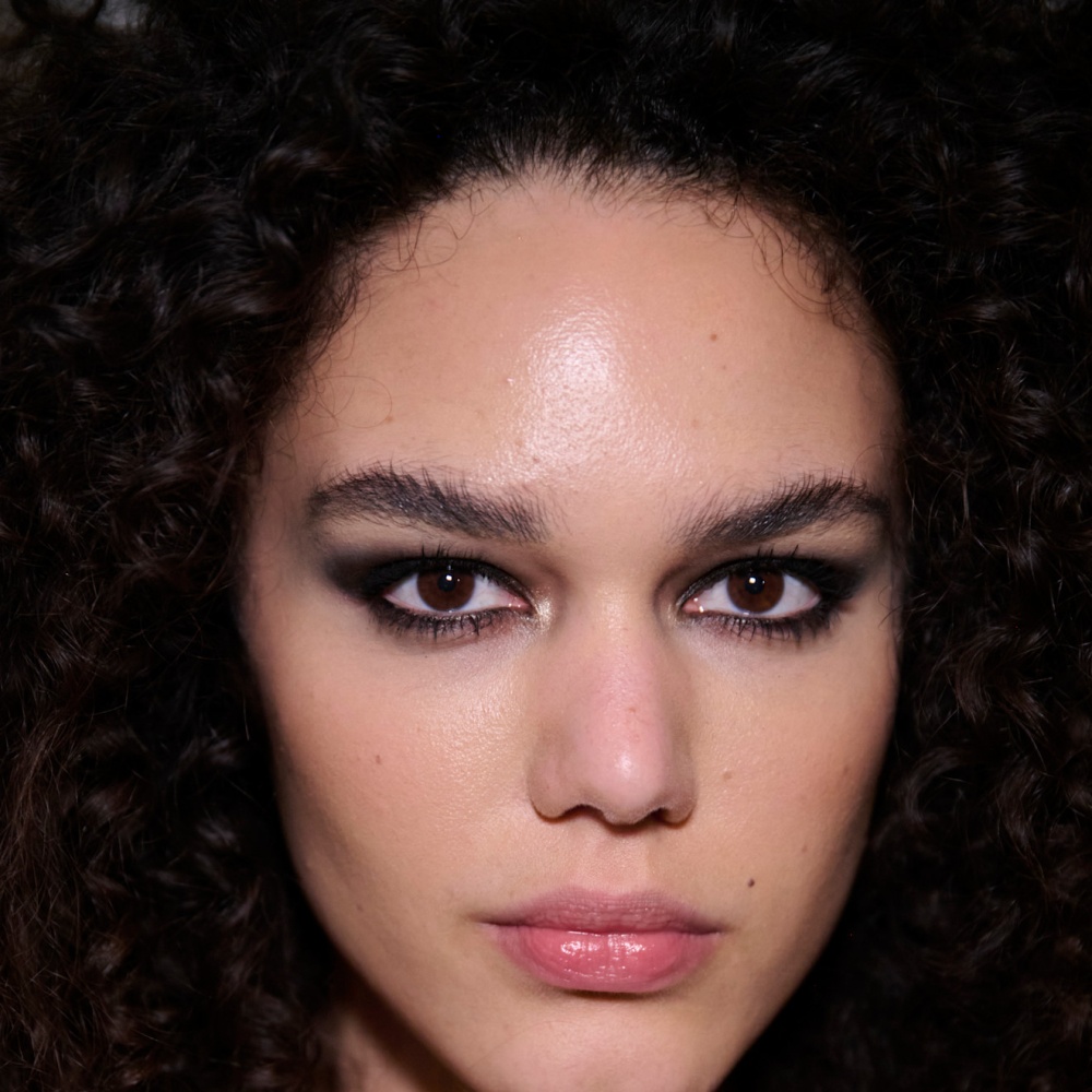 طرق  تجميلية لتوحيد لون البشرة