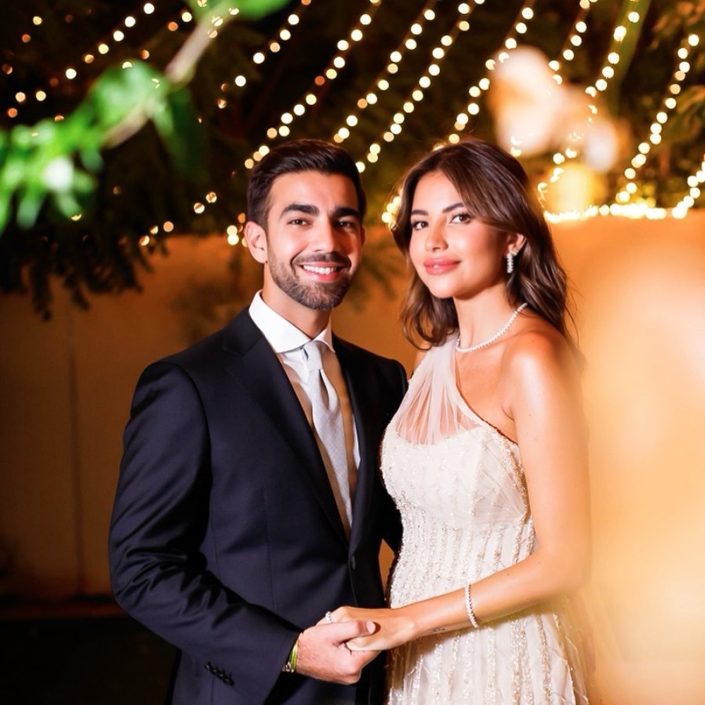 سارة مراد مع عريسها هشام