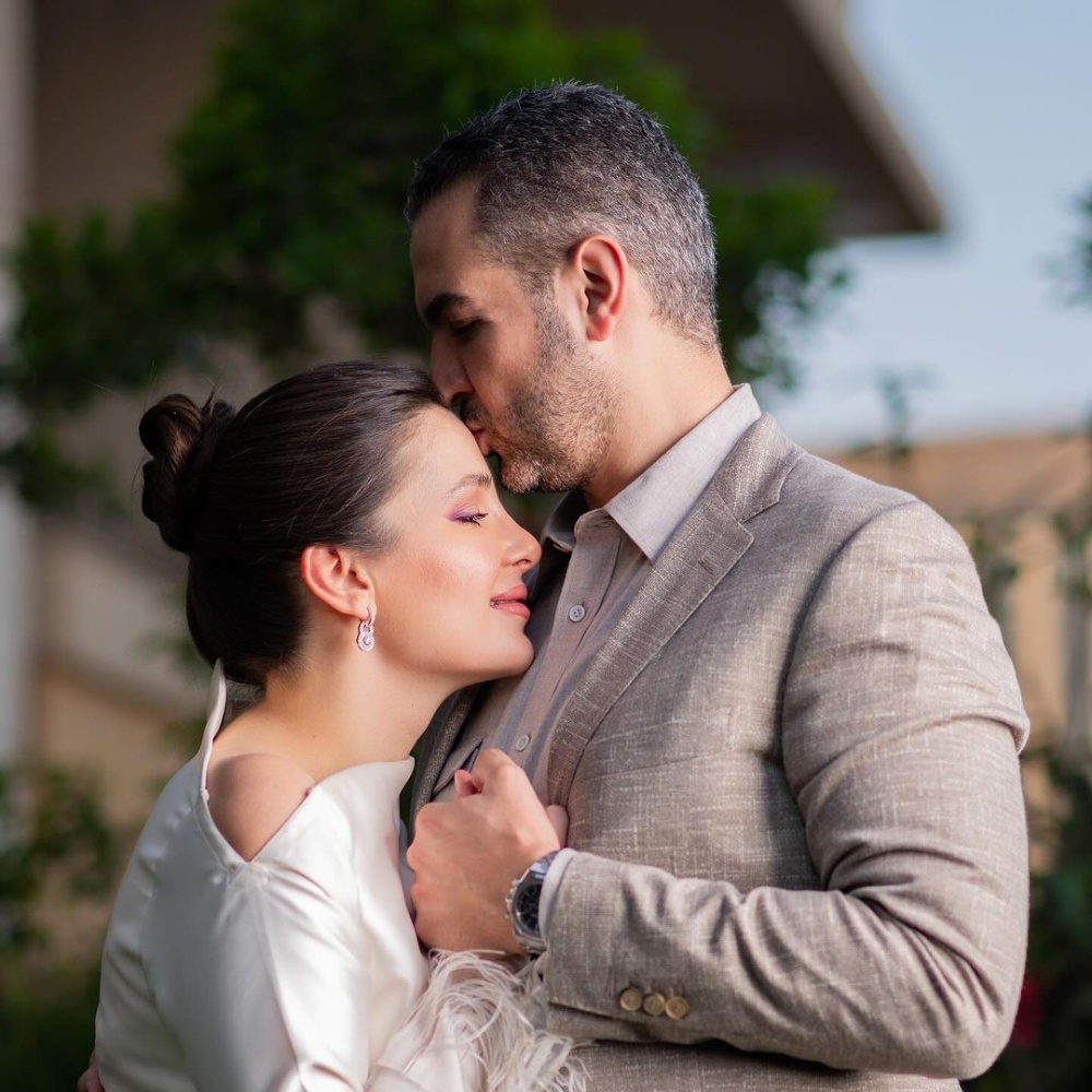 شام الذهبي تعيش رومانسية مميزة مع زوجها