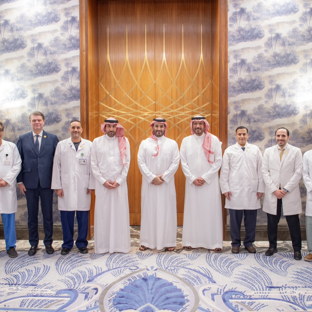 إنجاز طبي سعودي غير مسبوق: زراعة قلب كاملة بالروبوت لأول مرة في العالم