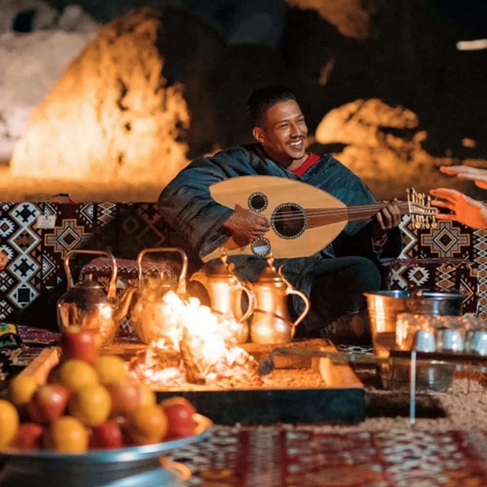 مغامرات الصحراء في حائل: رحلات الجمال الشتوية والقلاع التاريخية