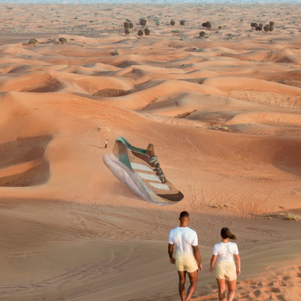 أديداس تطلق مجموعة ADIZERO DESERT RUNNER الحصريّة من خلال قطعة فنية فريدة في قلب صحراء الإمارات