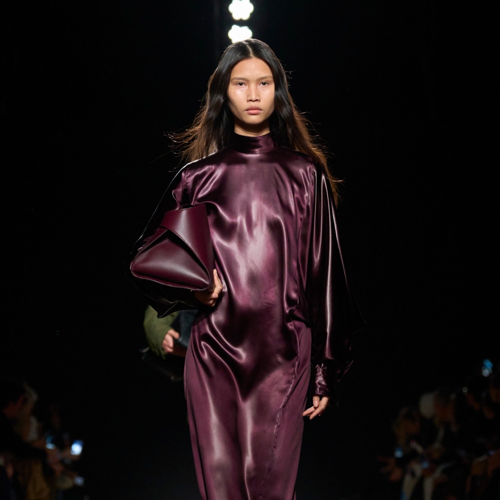 فستان باللون البرغندي من Ferragamo