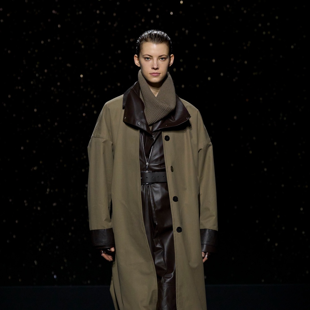 4 تنسيقات لافتة للكاكي.. صيحة مميّزة لإطلالة شتوية لا تقاوم