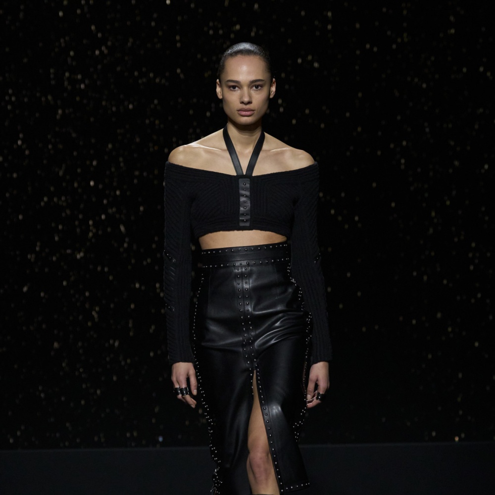 الشق الجانبي يزيّن تنانير الجلد في الشتاء