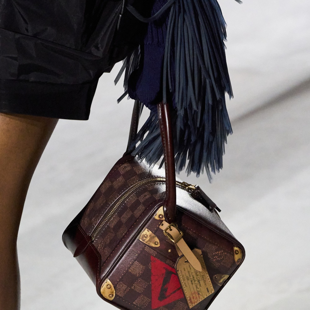 صيحات الحقائب المربعة والعصرية بأسلوب كاجوال الى الشتاء