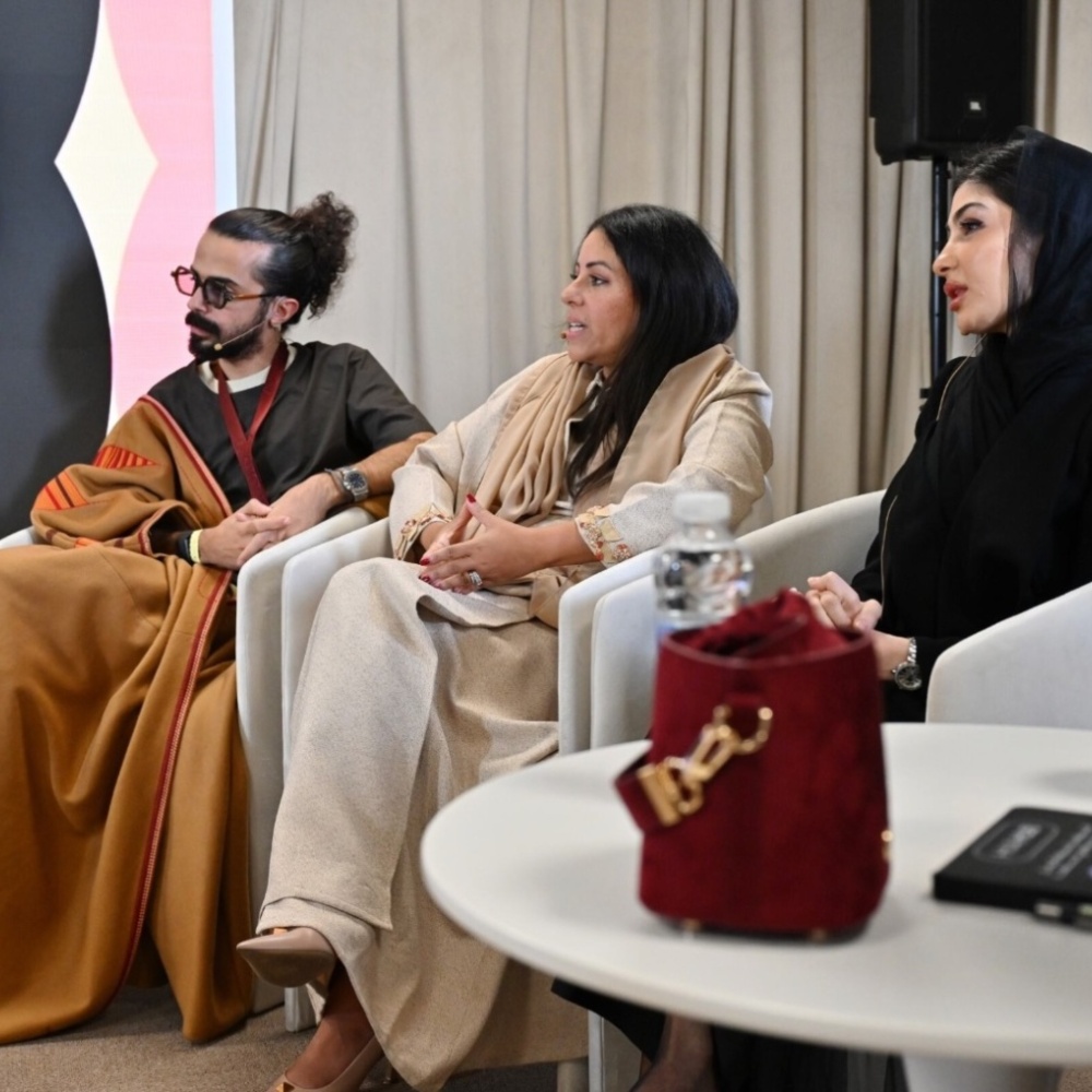 هي هب 2024: الرحلة الإبداعية في "هي" خلف تقديم محتوى مميز في عالم الأزياء الحديثة