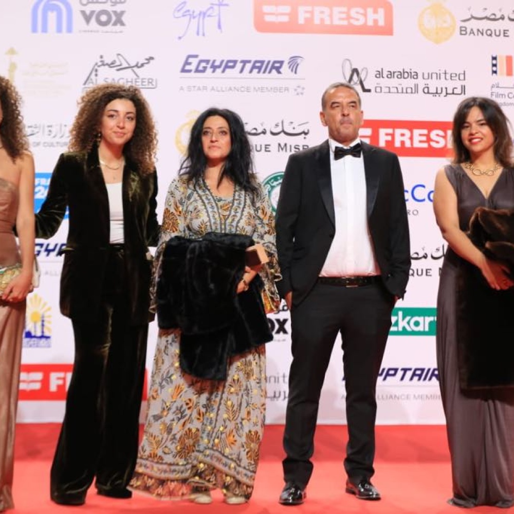 فيلم "دخل الربيع يضحك" 