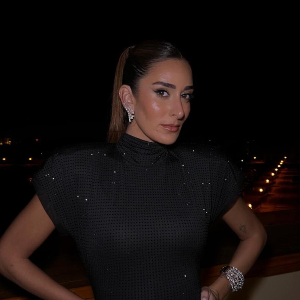 إطلالات النجمة أمينة خليل الجمالية ترسّخ معايير الجمال بتوقيع مستحضرات ديور