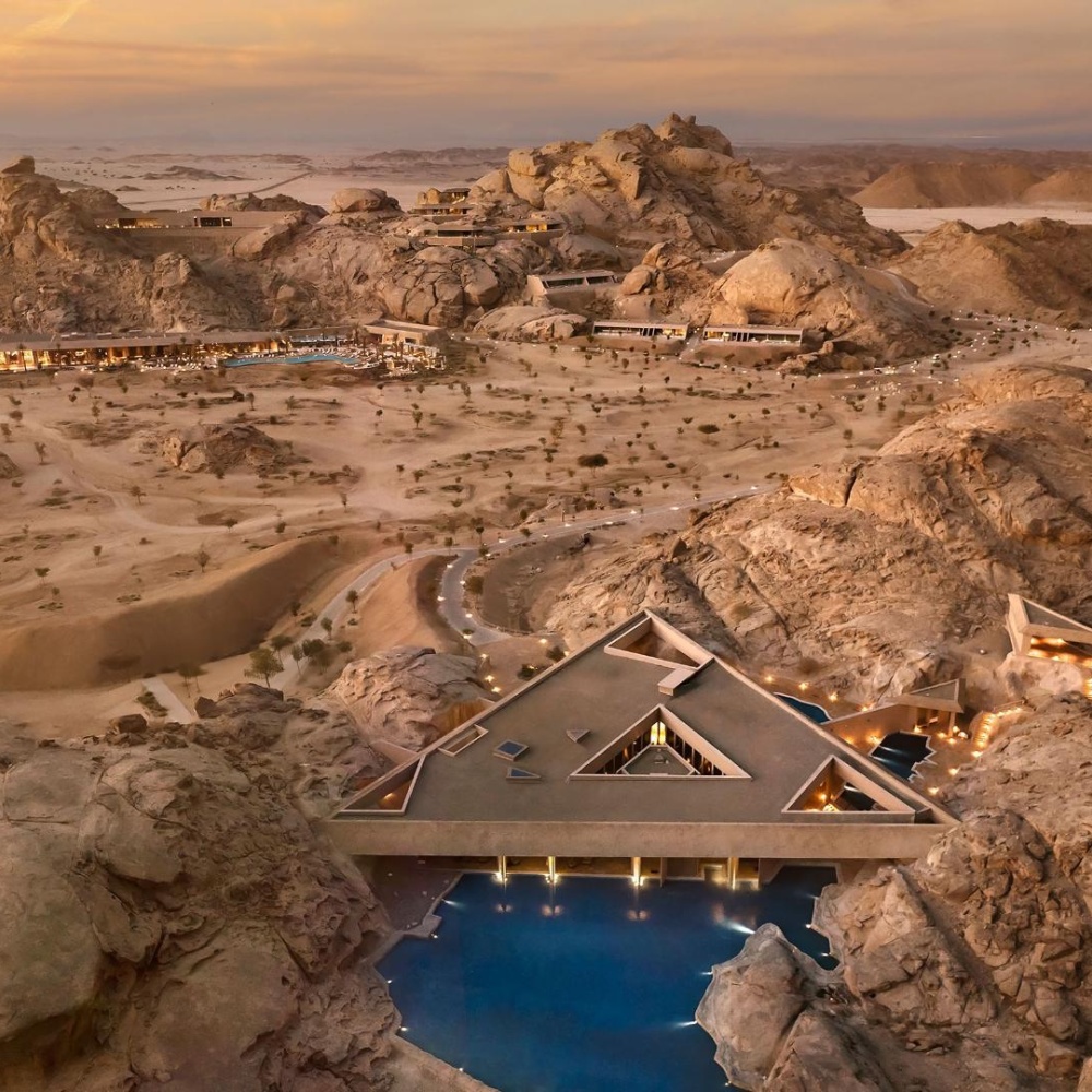 "ديزرت روك" يفتح أبوابه.. تحفة معمارية بين الجبال من "البحر الأحمر الدولية"