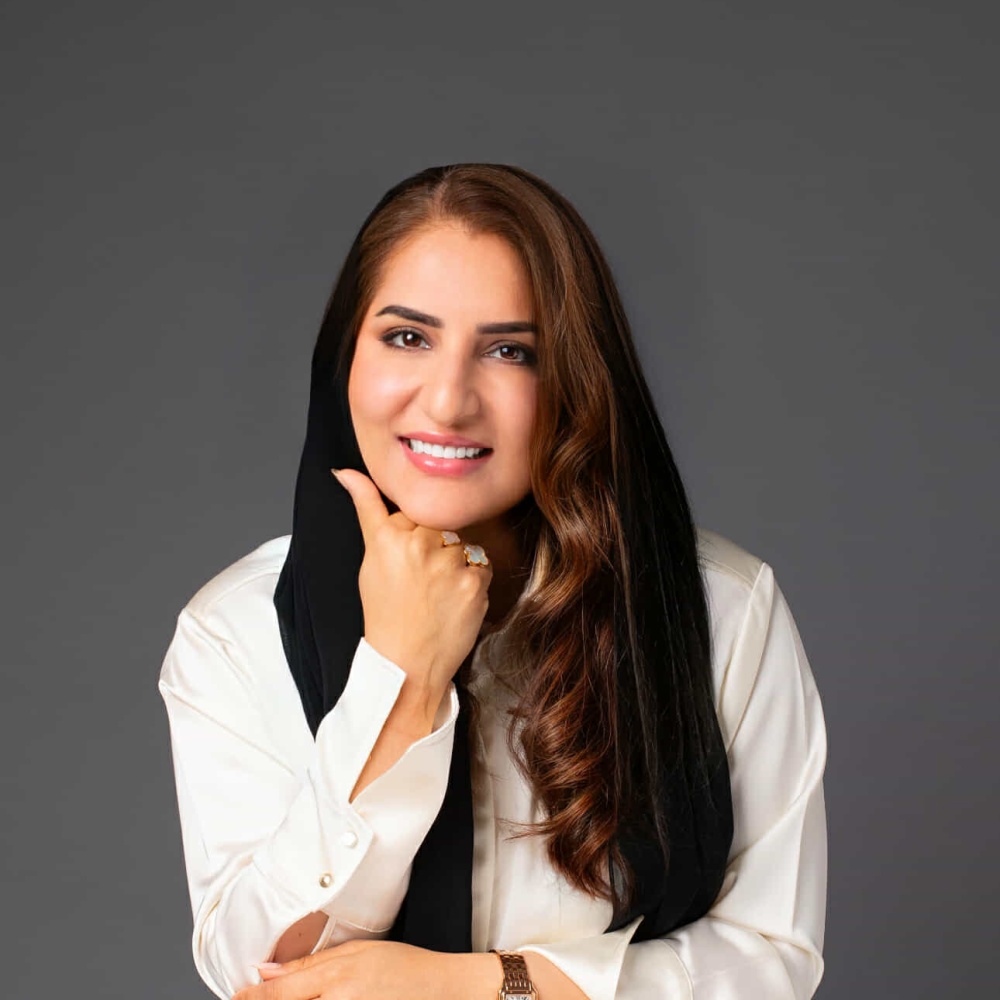 المصممة العمانية أمل الرئيسي