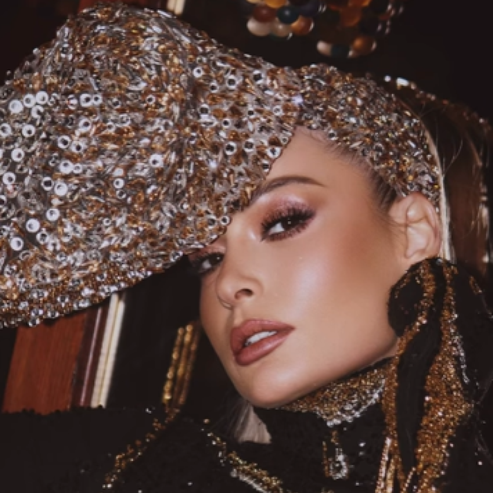 باميلا الكيك بإطلالة غريبة في Murex D'or