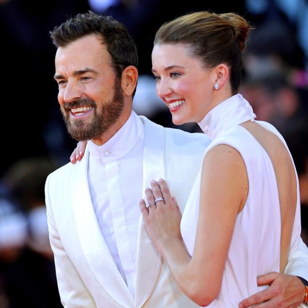 جاستن ثيرو Justin Theroux ونيكول برايدون بلوم Nicole Brydon Bloom