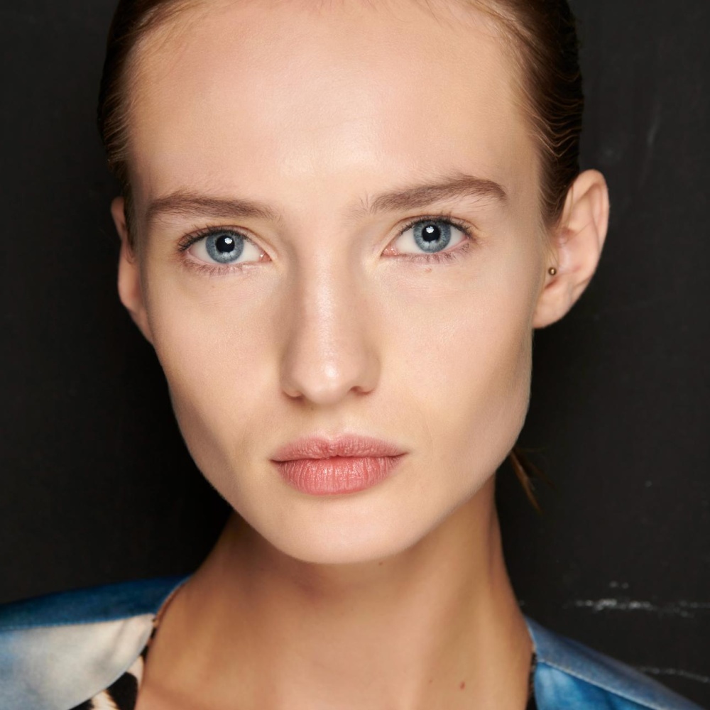 تعرفي على أضرار التقشير الكيميائي قبل استخدامه في عام 2025 للحصول على بشرة نضرة ومن دون معاناة في عام 2025