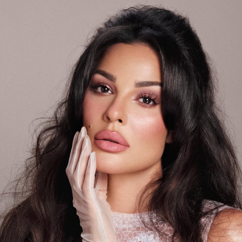 إطلالة الجميلة نادين نجيم بمكياج برونزي قوي