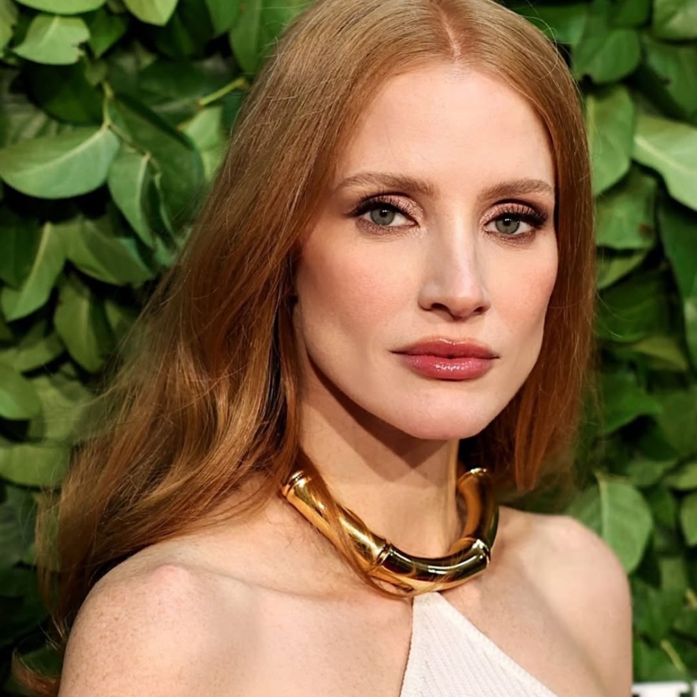 جيسيكا شاستن - صورة من انستغرام  Hung Vanngo