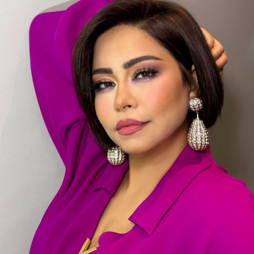 تفاصيل مكياج وتسريحة شعر شيرين عبد الوهاب في حفلها بالكويت