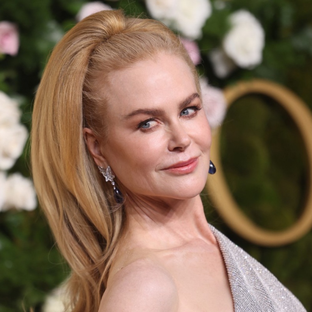 بين الأسلوب الكلاسيكي والعصري ..تسريحات شعر لفتتنا في حفل Golden Globe لعام 2025