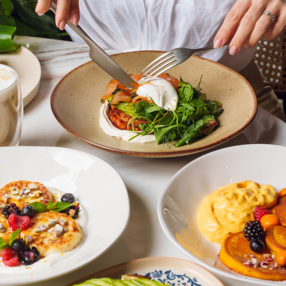 هي تقدم لكِ أفضل الوجهات في دبي لتجارب طعامٍ لا تُضاهى