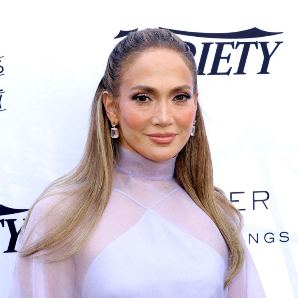 ألوان البلاشر البرونزي بأسلوب النجمة جينيفر لوبيز