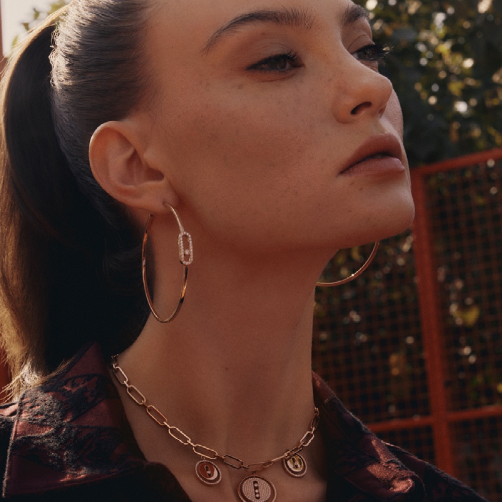 خاص "هي": مجوهرات Messika الفاخرة تمتزج بالأجواء الطبيعية في Matcha Club