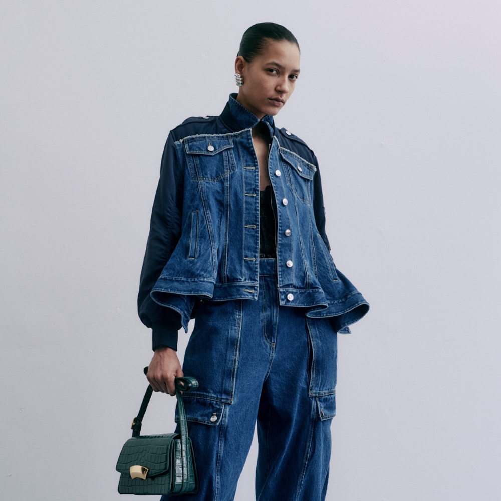 إطلالة من Phillip Lim