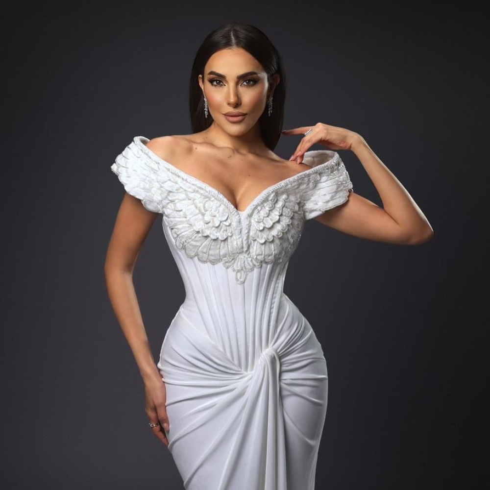 إطلالة الممثلة ساشا دحدوح بإطلالة من تصميم أنطوان القارح